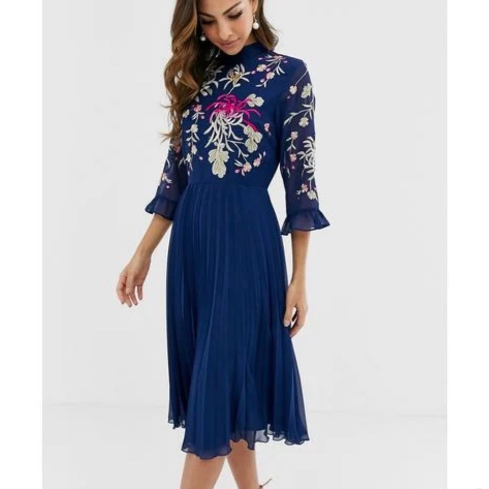 ASOS Embroidered Pleated Dress with Fluted Dress size 34 or 6
